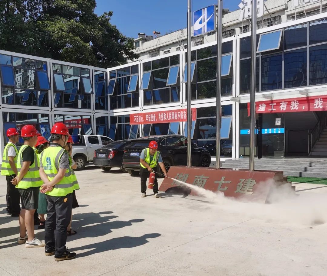 安全第一践于行 防患未然贵于恒丨公司市一医院内科楼项目组织开展消防应急演练(图2)