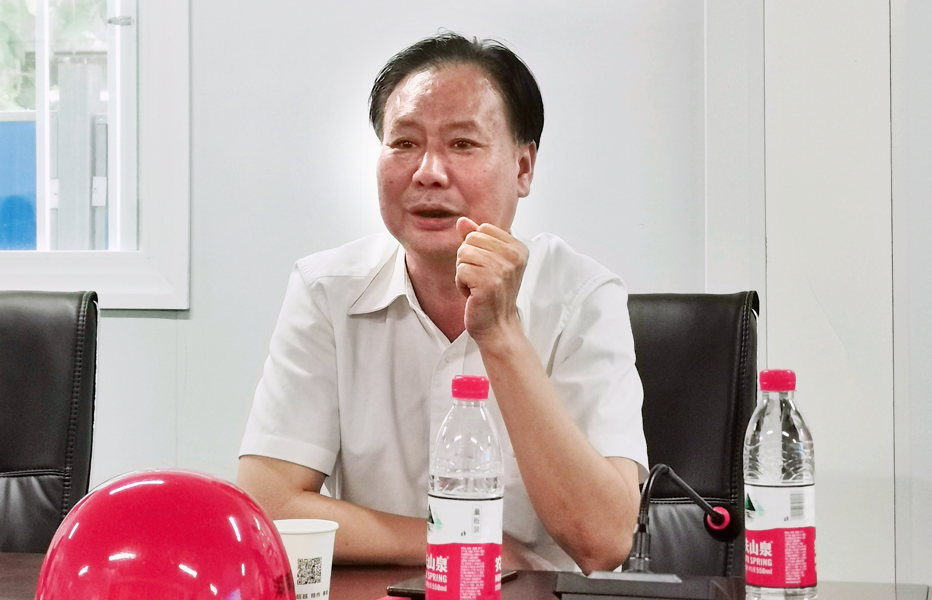 公司副总经理周学桥率公司工程科技部赴七公司怀化市一医院内科楼项目进行技术交底(图2)